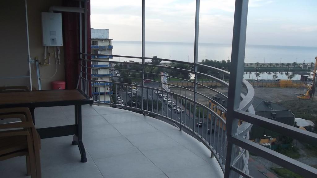 Big Flat In Batumi Apartment Ngoại thất bức ảnh