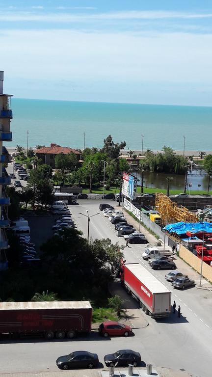 Big Flat In Batumi Apartment Ngoại thất bức ảnh